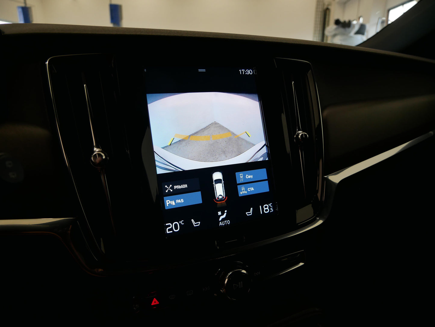 Volvo V90 D5 173 kW AWD Cross Country