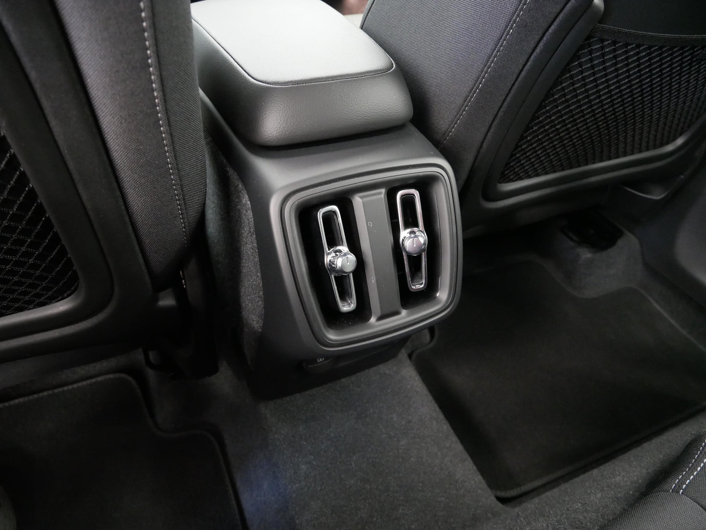 Volvo XC40 Core 2.0i B3