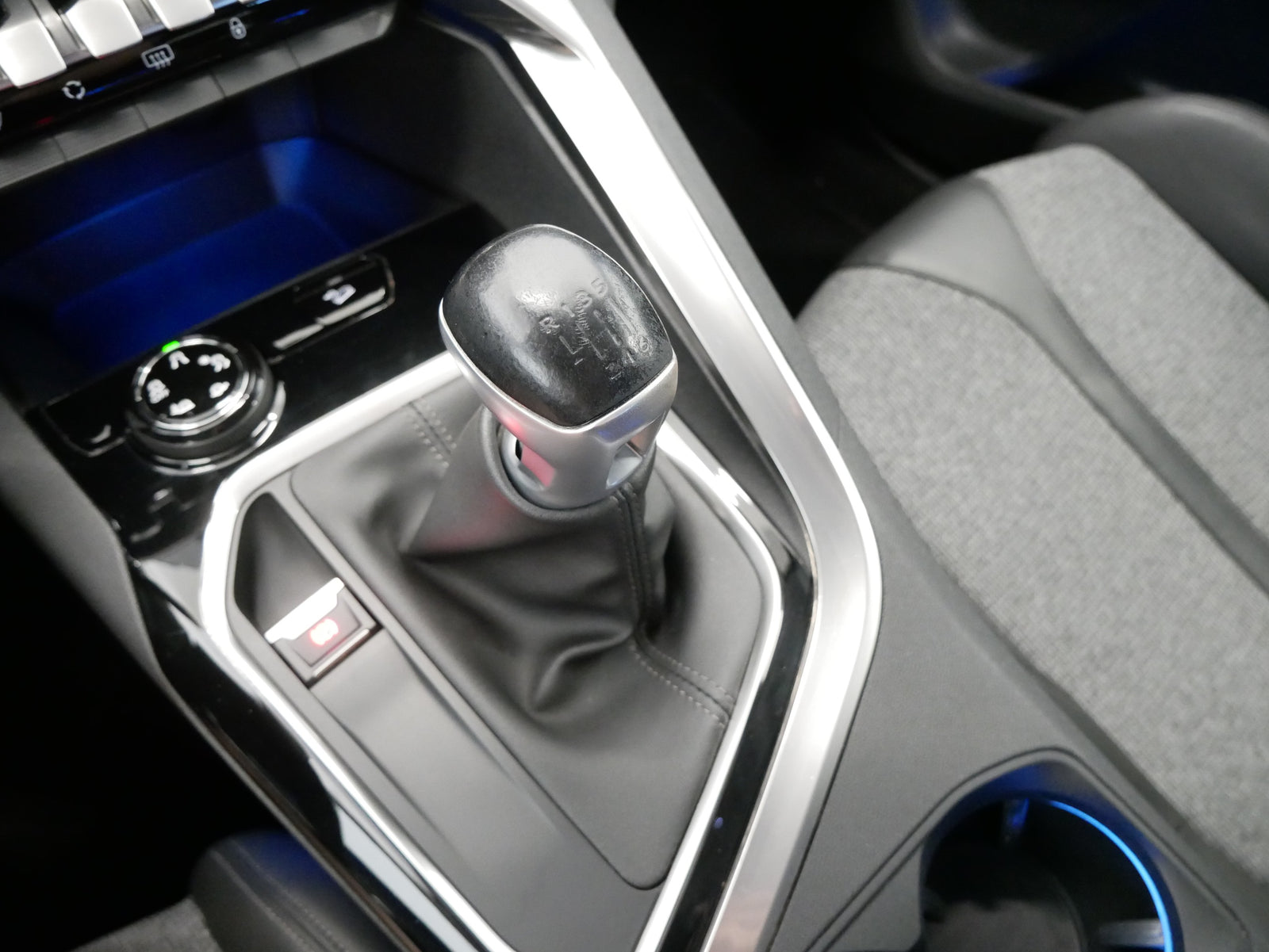 Peugeot 5008 1.2 PureTech 96 kW Allure – foto 23