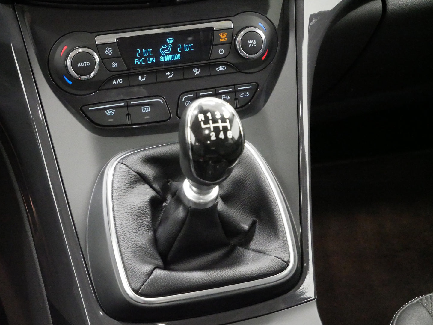 Ford Kuga 2.0 TDCI 110 kW 4WD Titanium