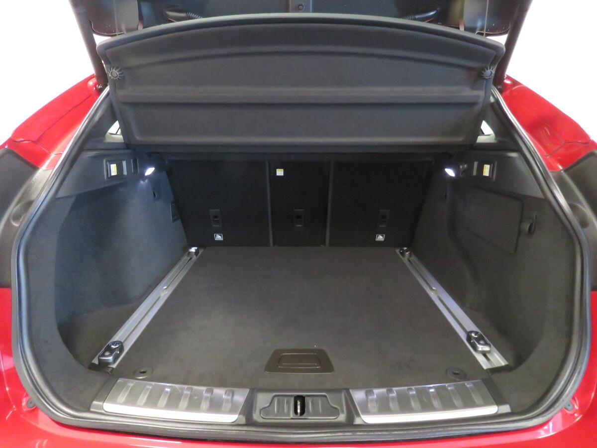 Jaguar F-Pace 20d 132 kW AWD Pure