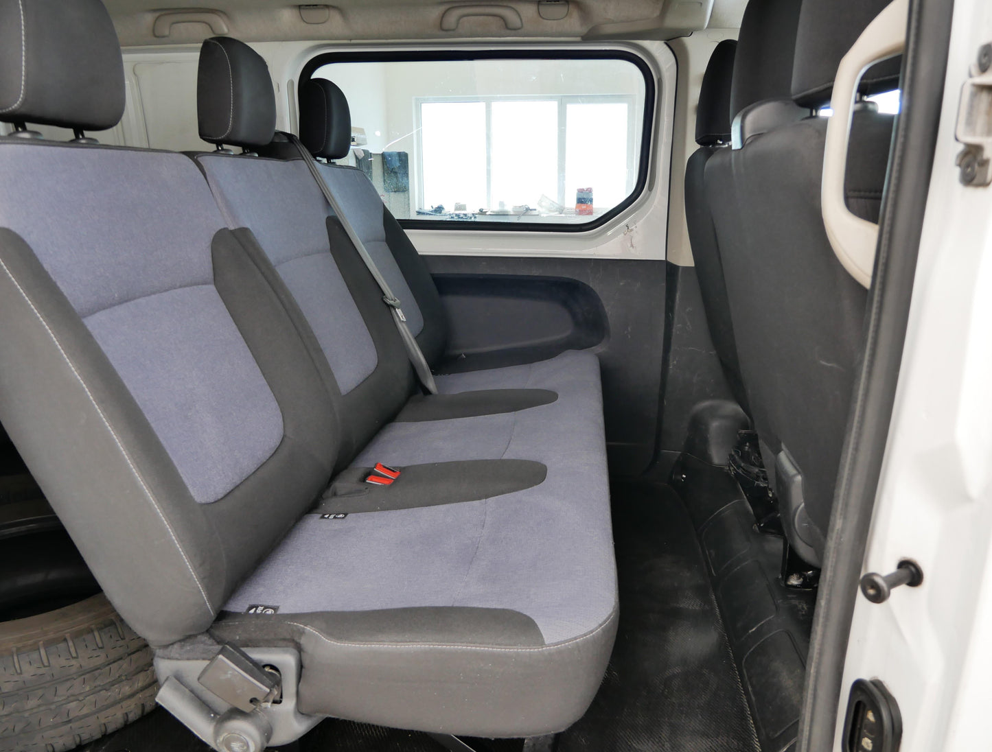 Opel Vivaro 1.6 CDTI 92 kW 6 míst