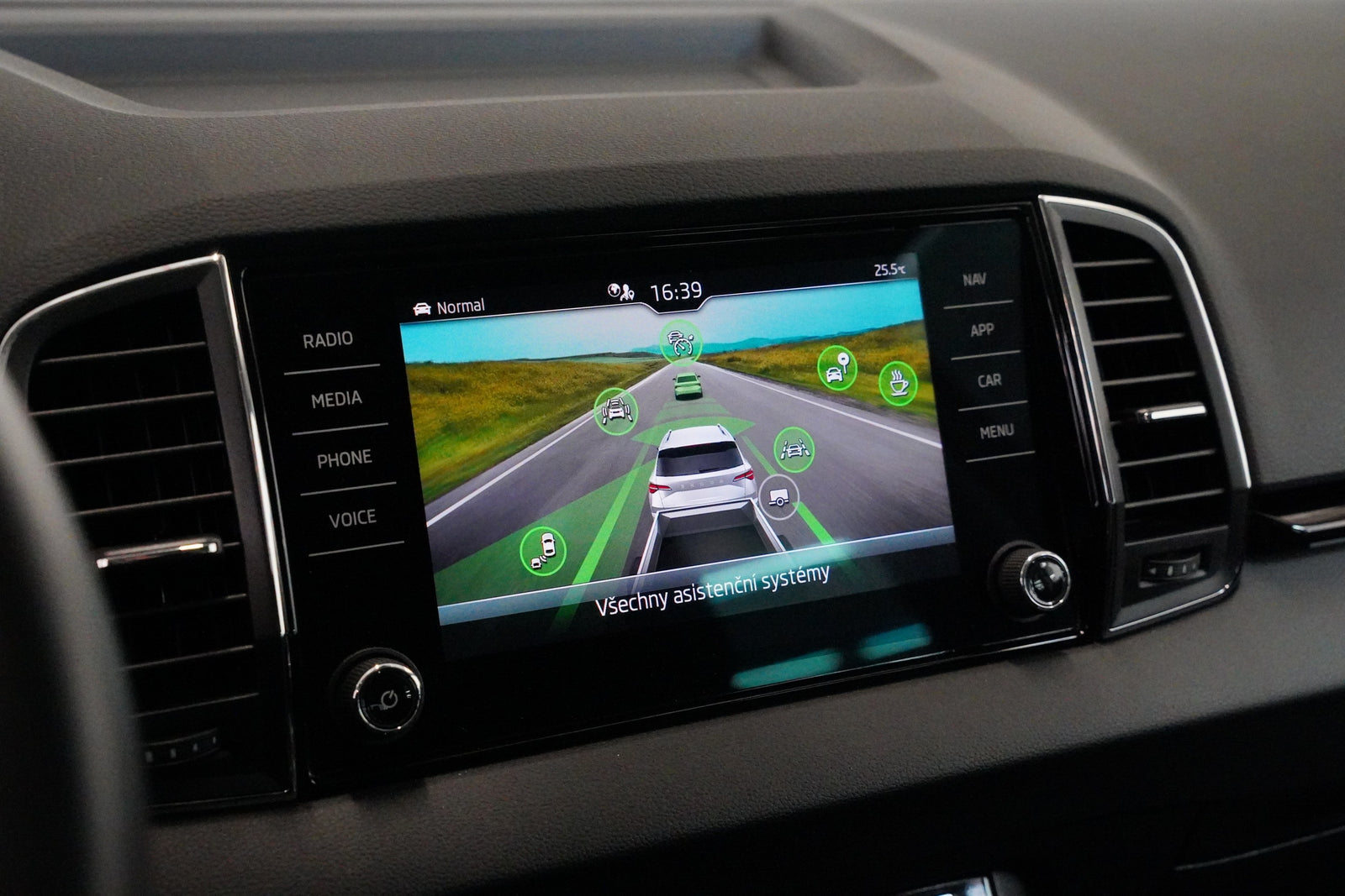 Škoda Karoq 1.5 TSI 110 kW Top Selection – foto 23