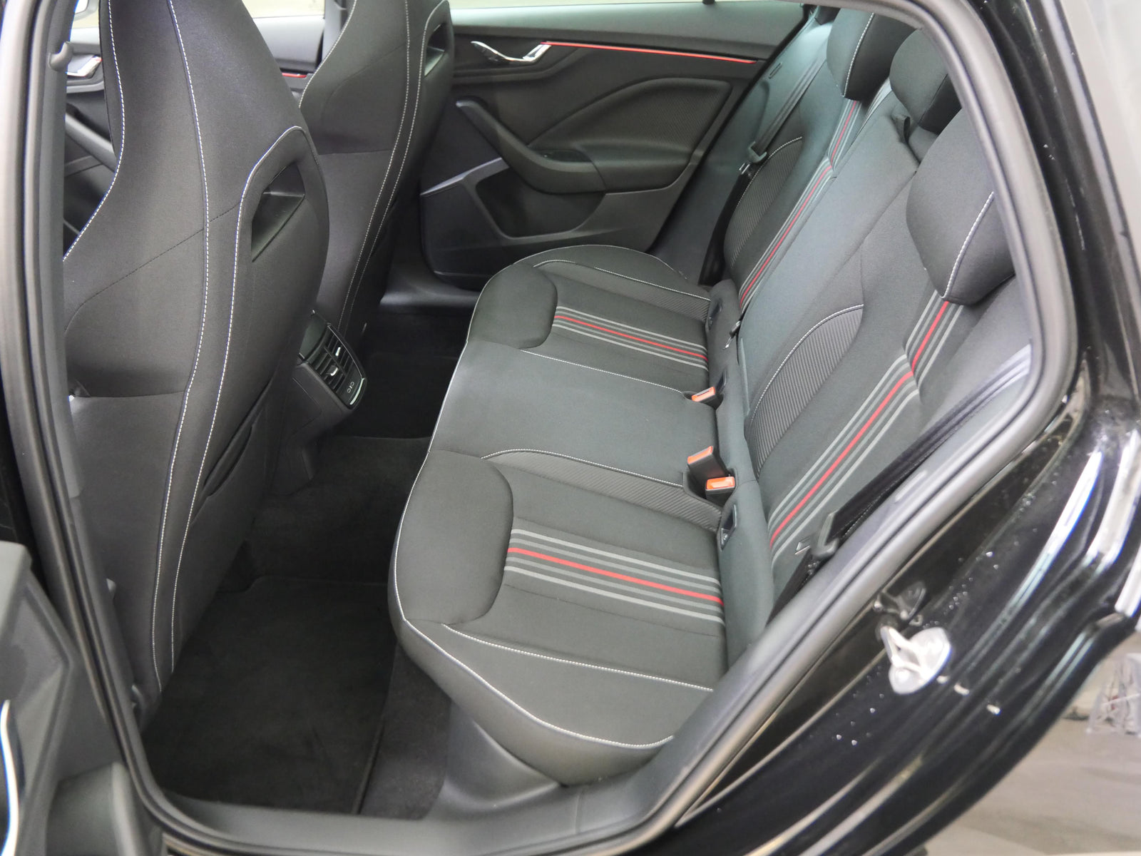 Škoda Scala 1.0 TSI 85 kW DSG Monte Carlo – foto 23