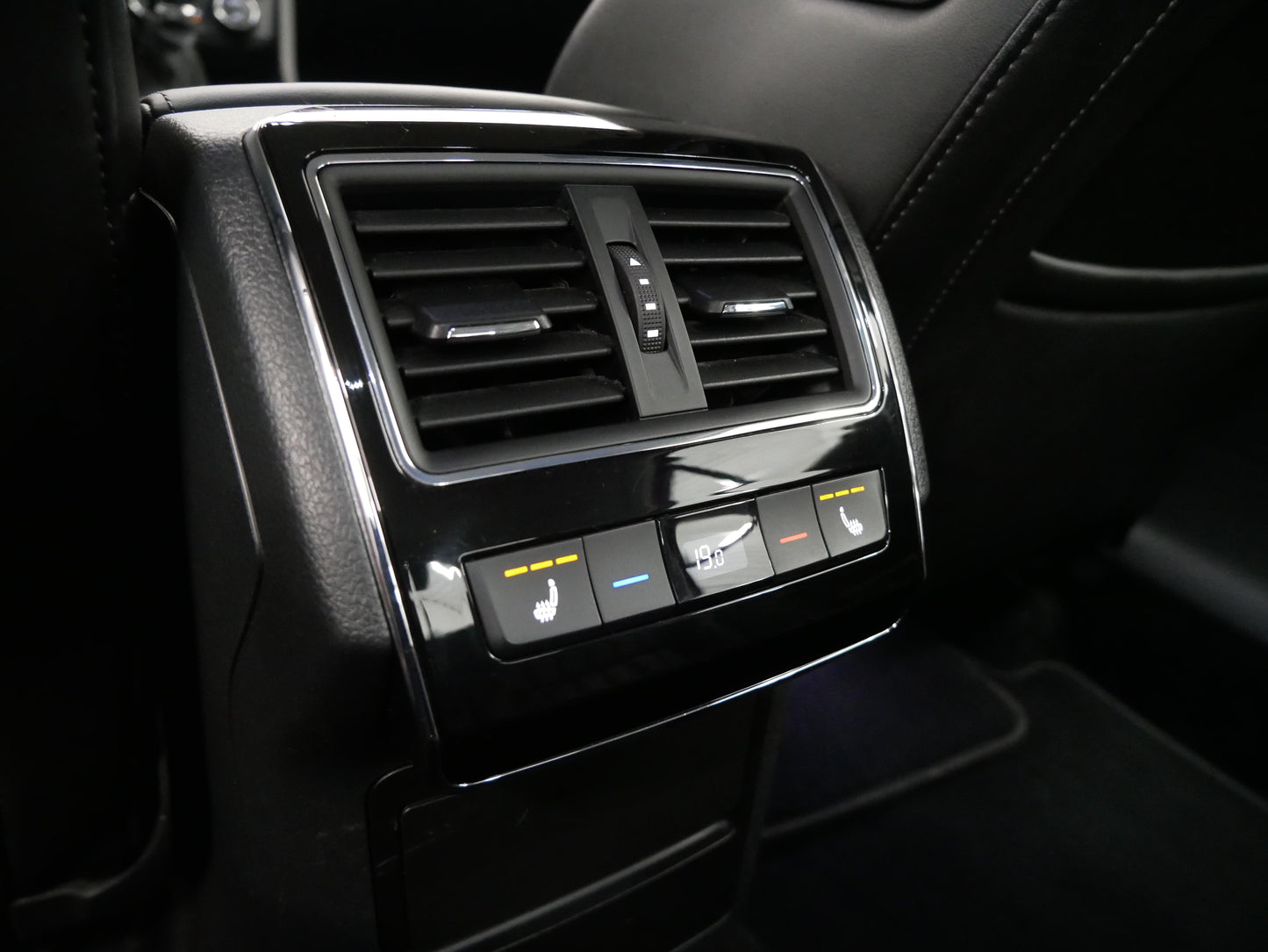 Škoda Superb 2.0 TDI 110 kW 4x4 L&K