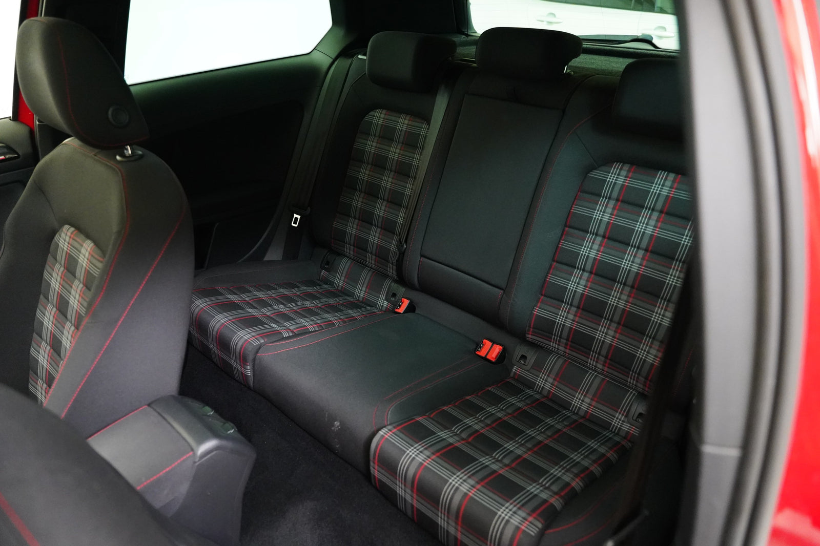 Volkswagen Golf 2.0 TSI 169 kW GTI Performance – foto 23