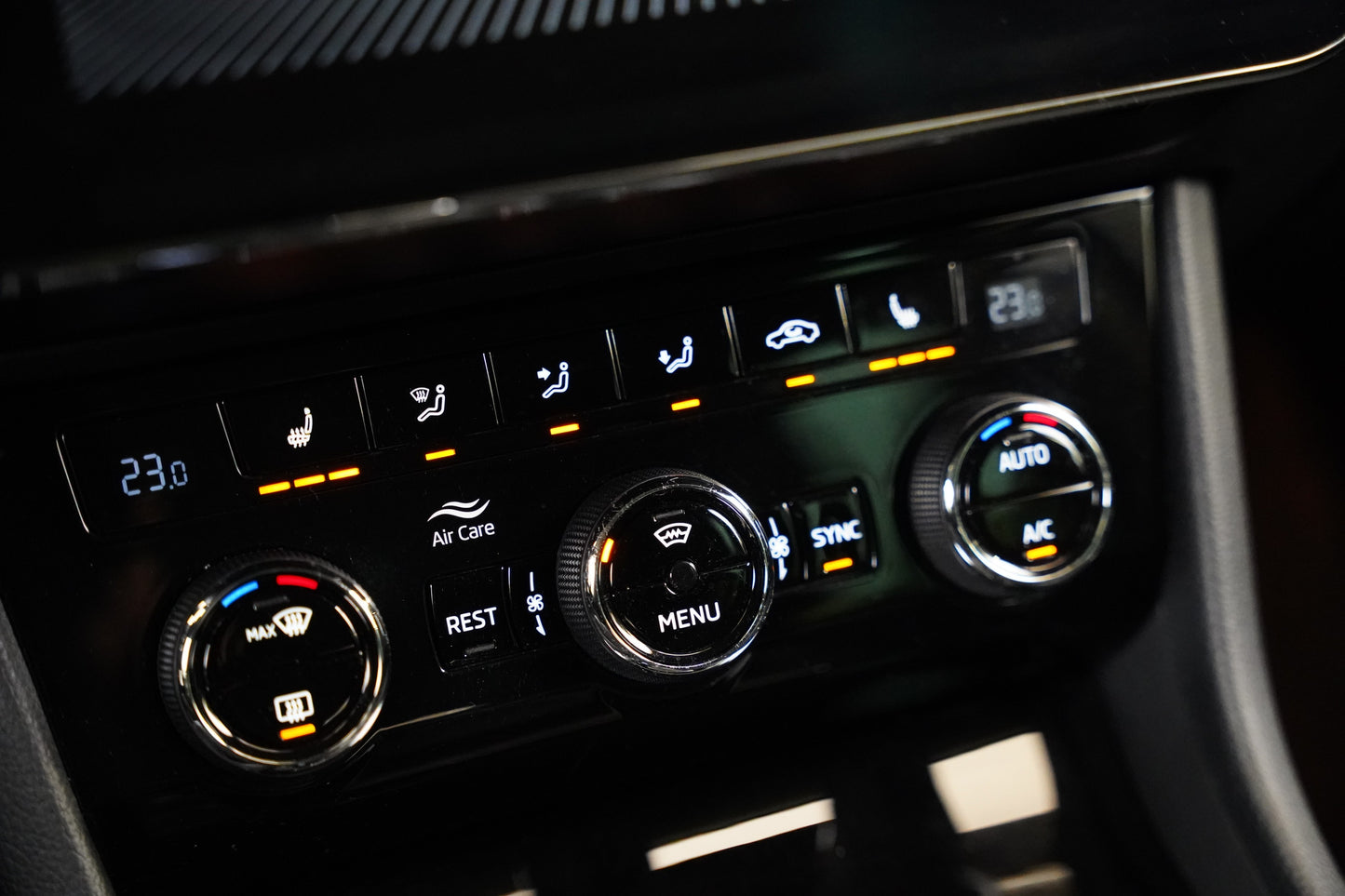 Škoda Superb 2.0 TDI 140 kW Business