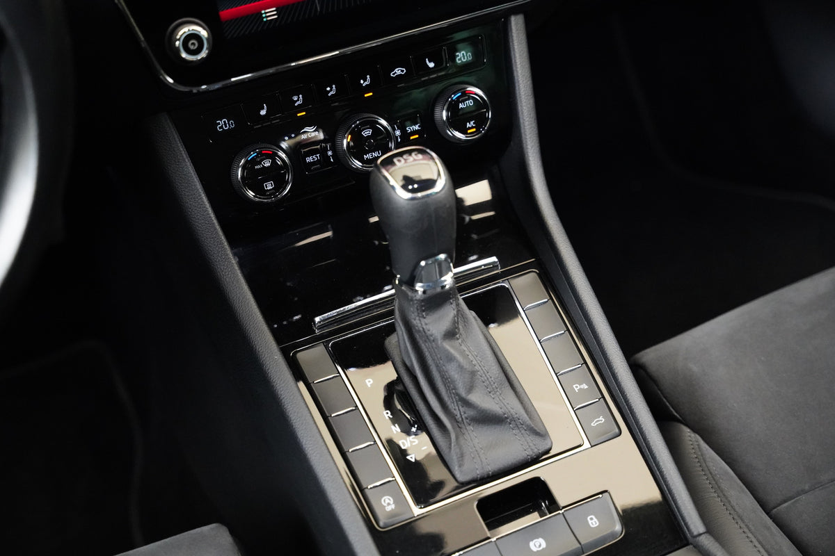 Škoda Superb 2.0 TDI 110 kW Style – foto 23