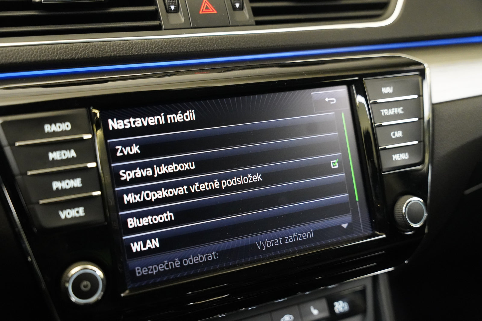Škoda Superb 2.0 TDI 140 kW DSG Style – foto 24