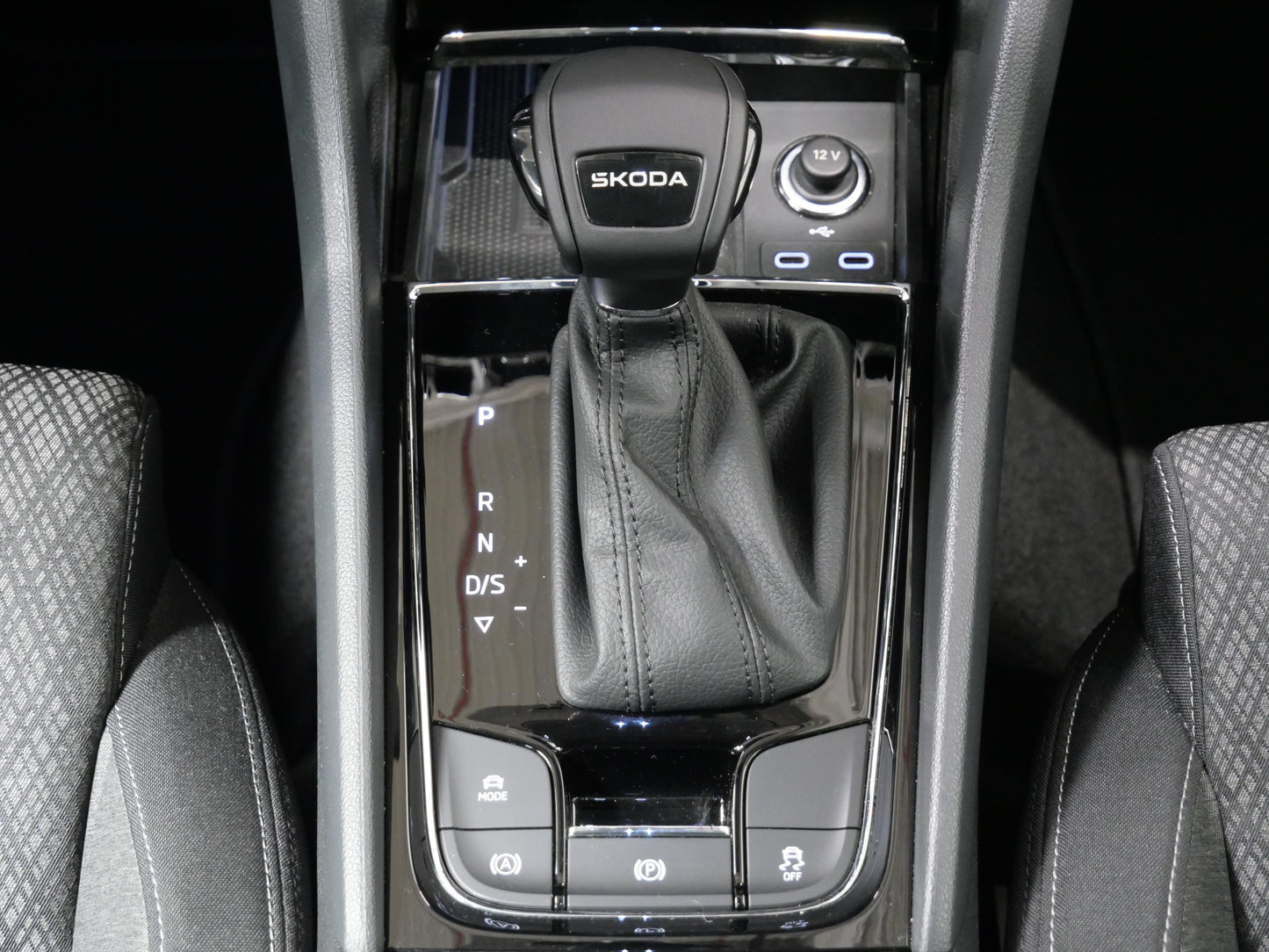 Škoda Karoq 1.5 TSI 110 kW Top Selection