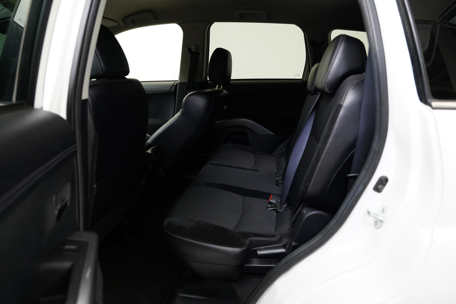 Mitsubishi Outlander 2.2 DI-D 130kW – foto 23