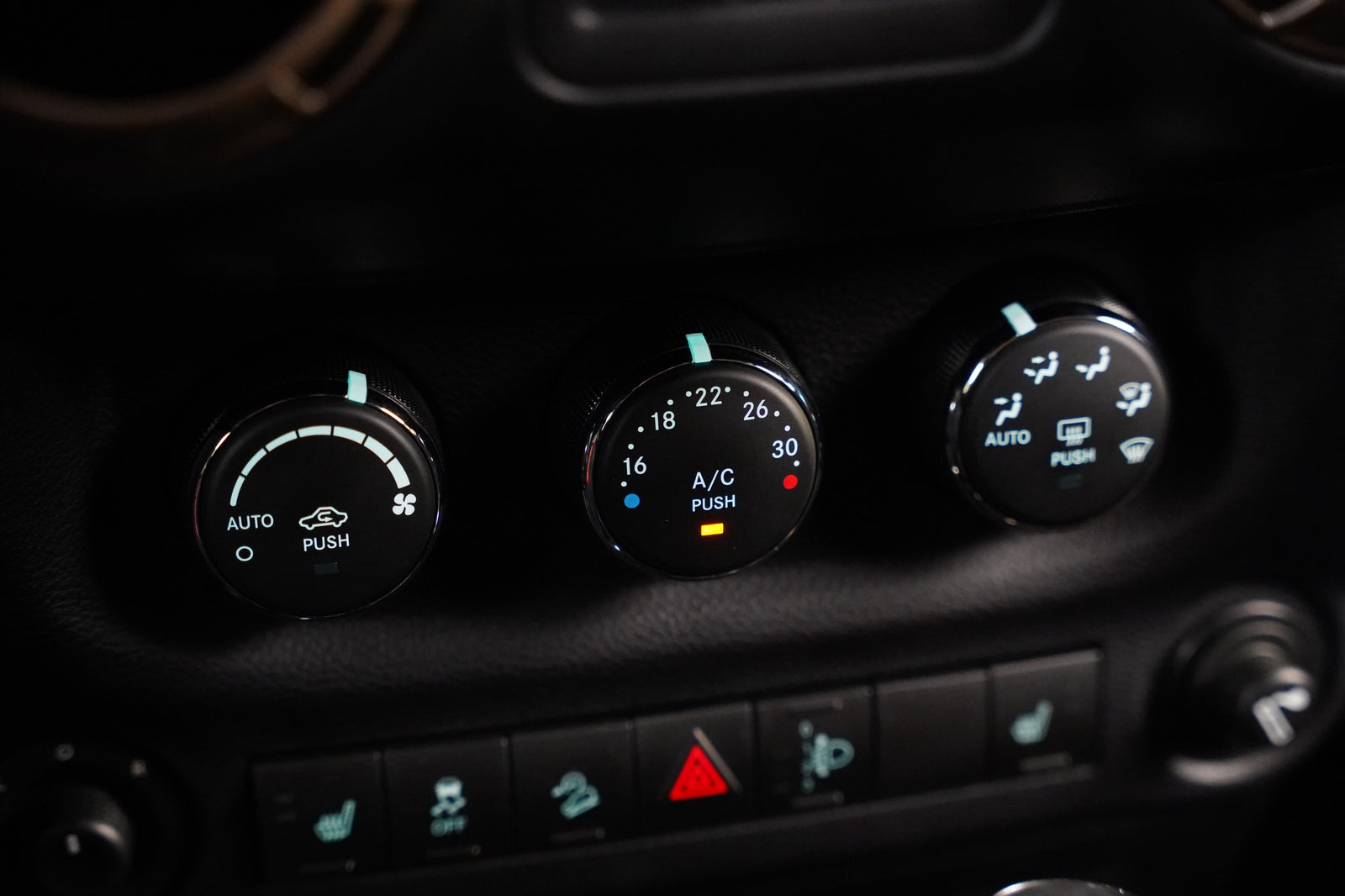 Jeep Wrangler 2.8 CRD 147 kW Rubicon 75th Ed – foto 23