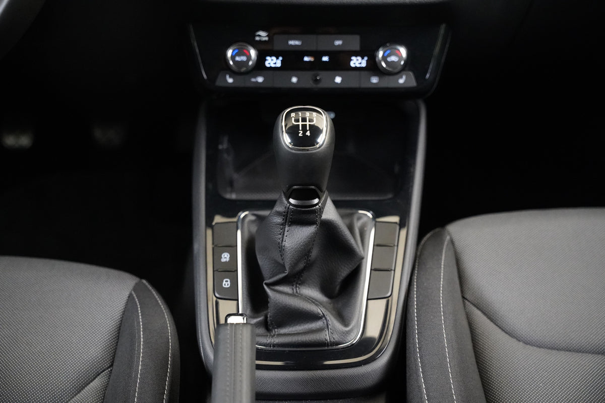 Škoda Fabia 1.0 MPI 59 kW Selection – foto 23