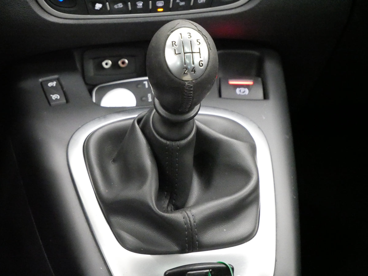Renault Scénic 1.5 dCi 70 kW – foto 24