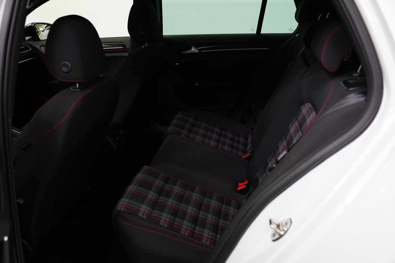 Volkswagen Golf 2.0 TSI 169 kW GTI – foto 23