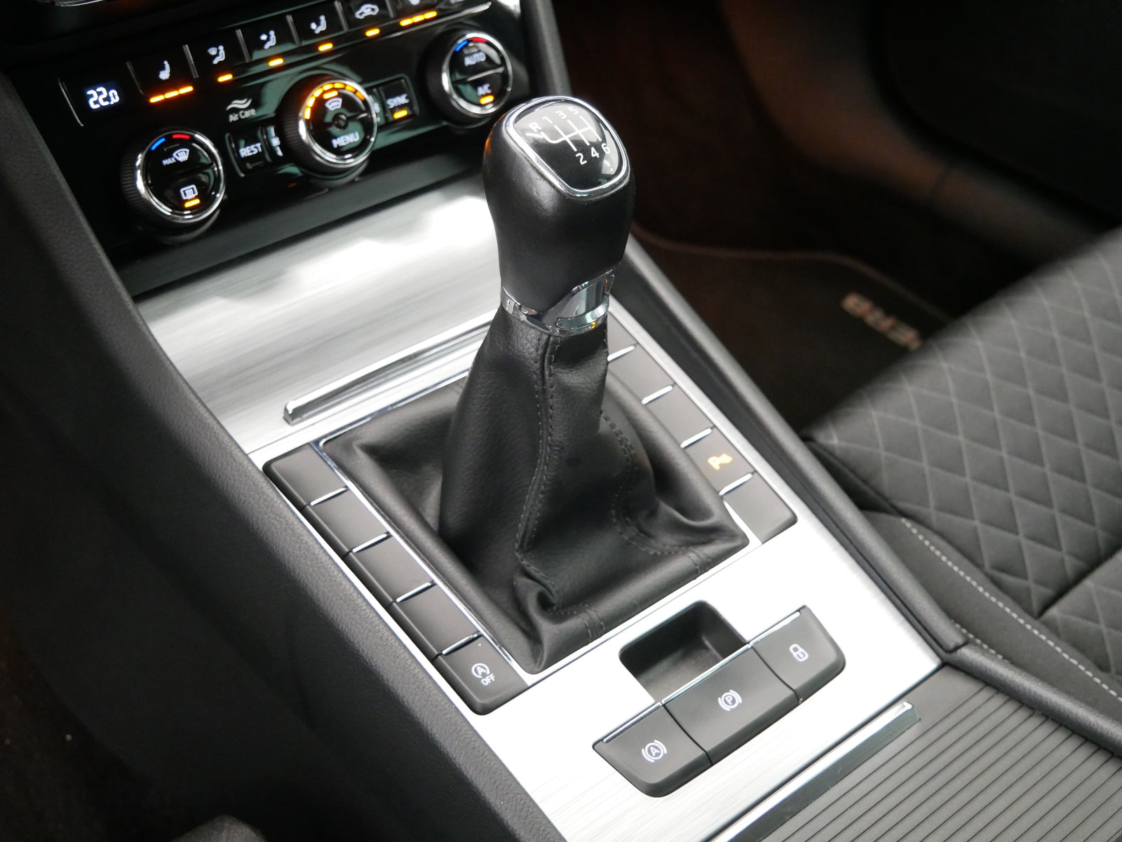 Škoda Superb 1.5 TSI 110kW Ambition Comfort – foto 23