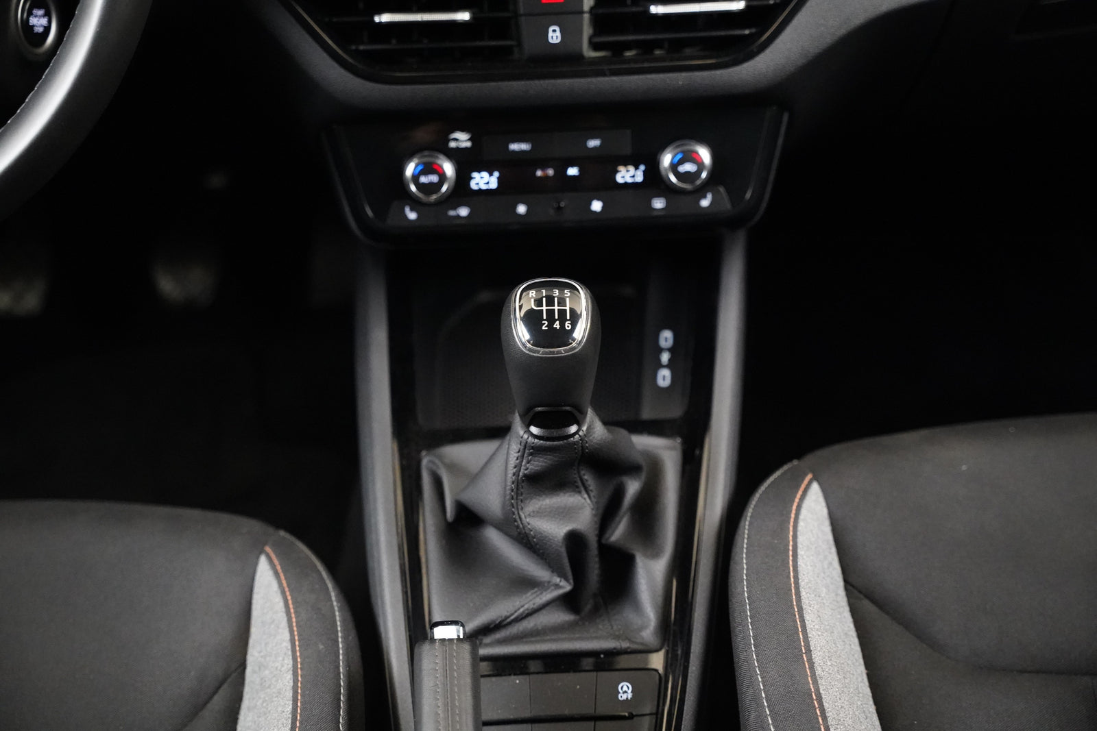 Škoda Kamiq 1.0 TSI 85 kW Selection – foto 23