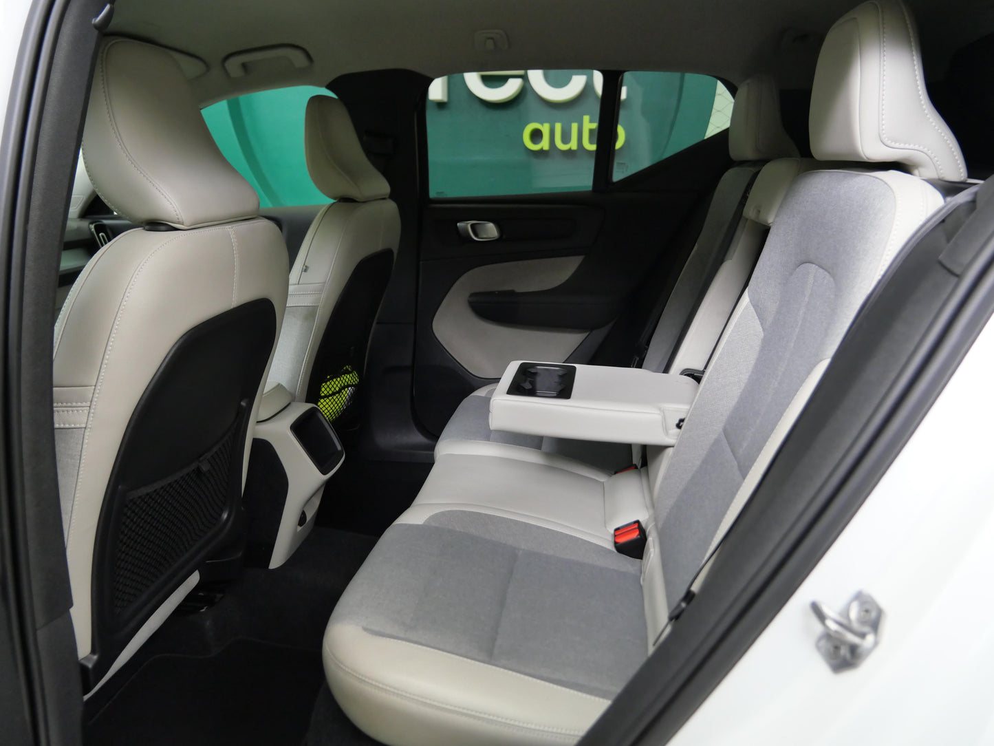 Volvo XC40 2.0 D3 110 kW Momentum Pro