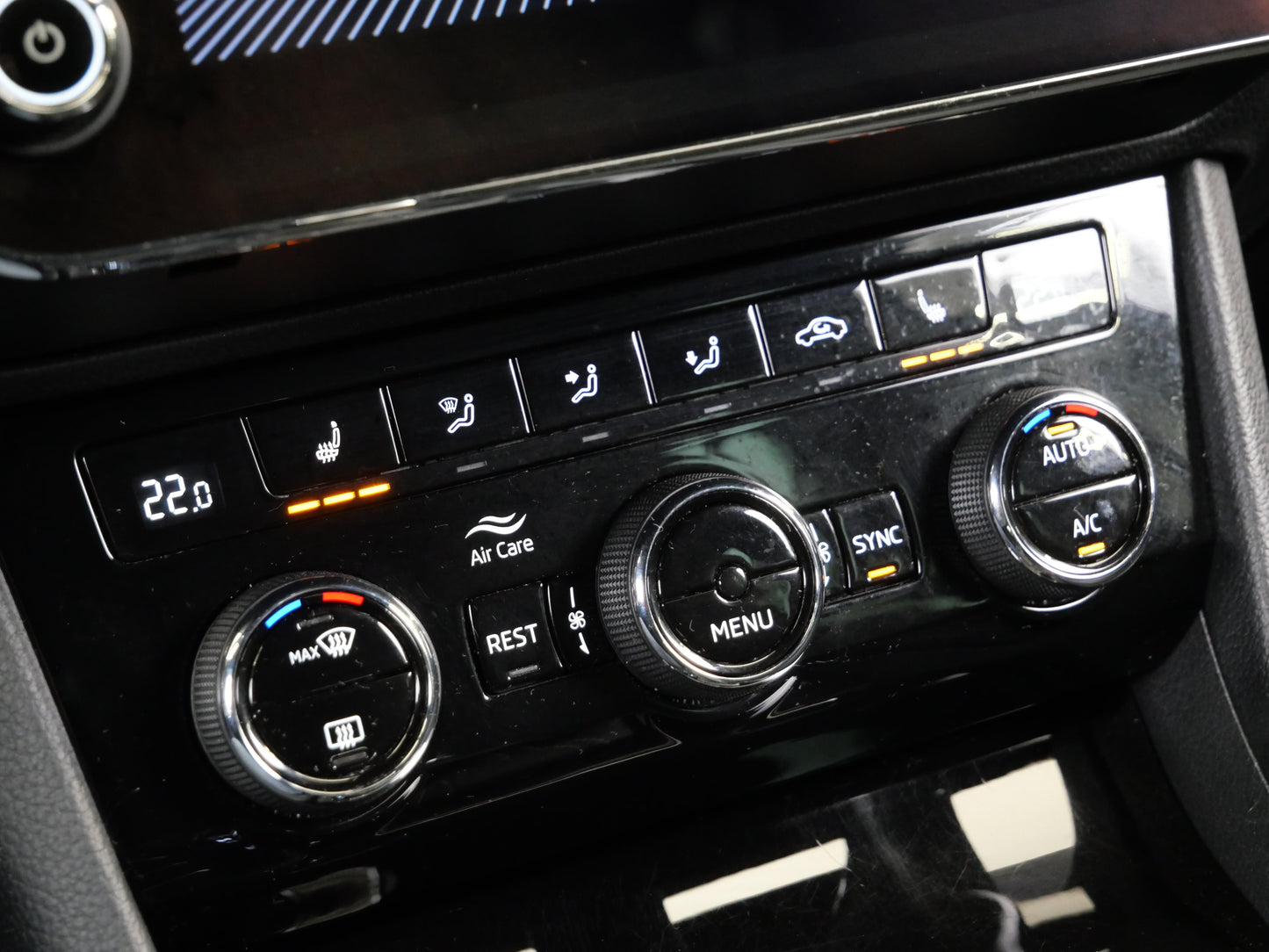 Škoda Superb 2.0 TDI 110 kW Sportline