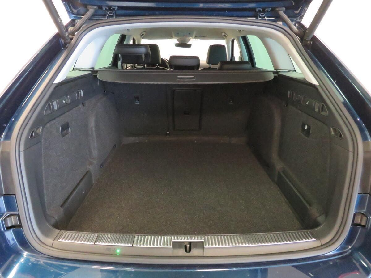 Škoda Superb 2.0 TDI 147 kW DSG 4x4 Scout