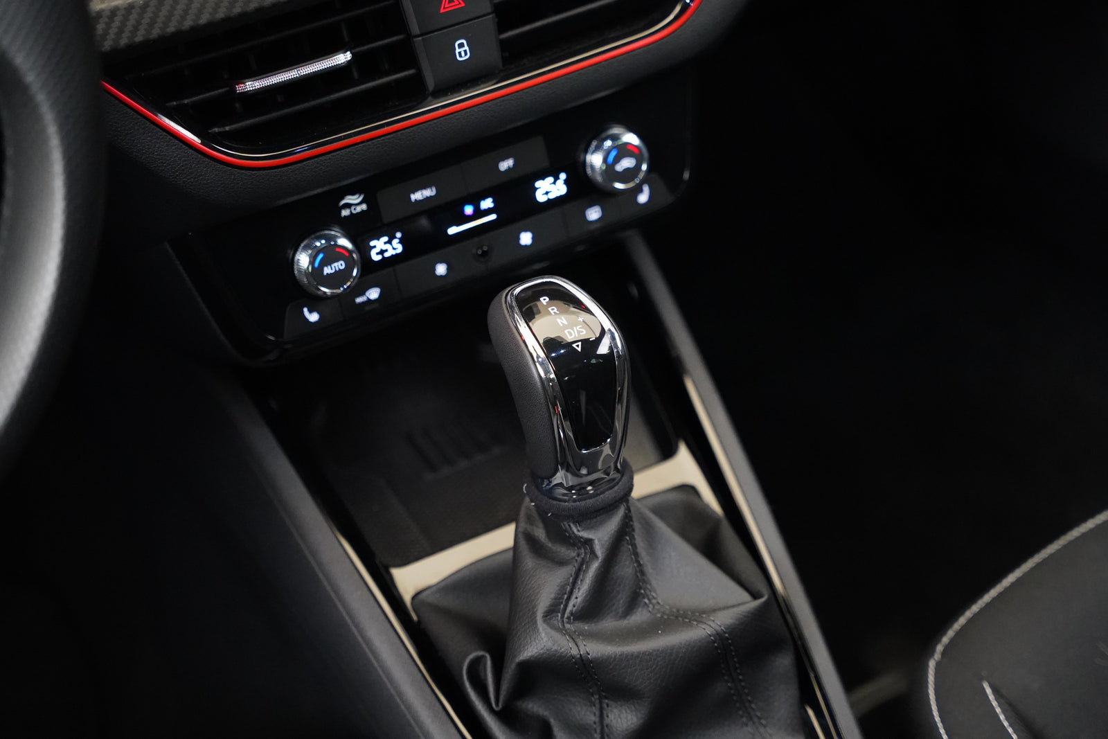 Škoda Scala 1.0 TSI 85 kW DSG Monte Carlo – foto 23