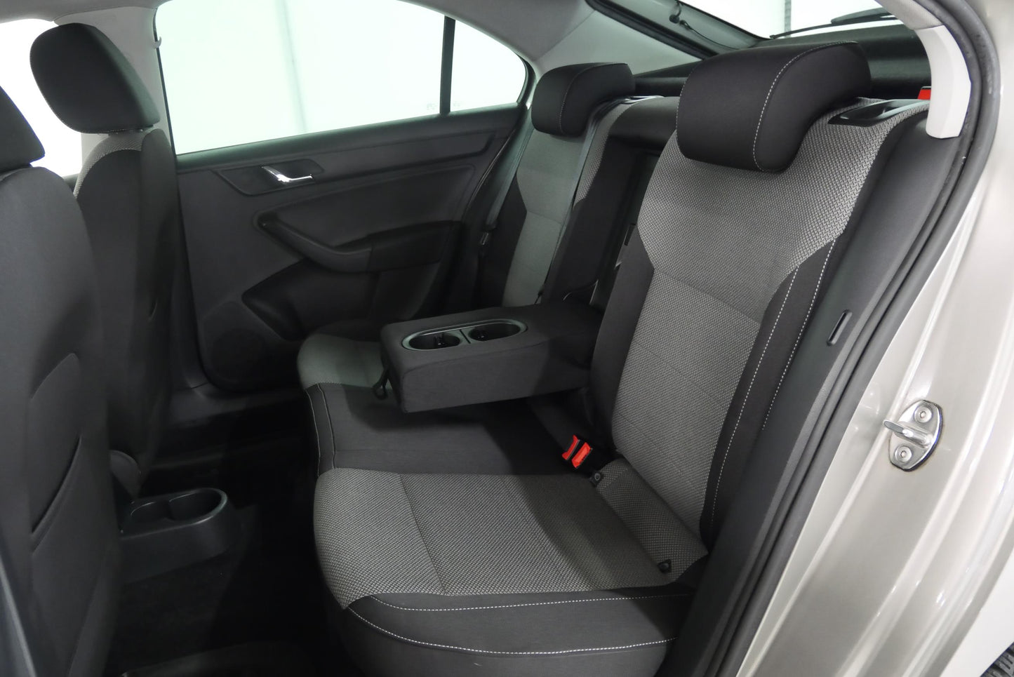 Škoda Rapid 1.6 TDI 77 kW Elegance Extra+