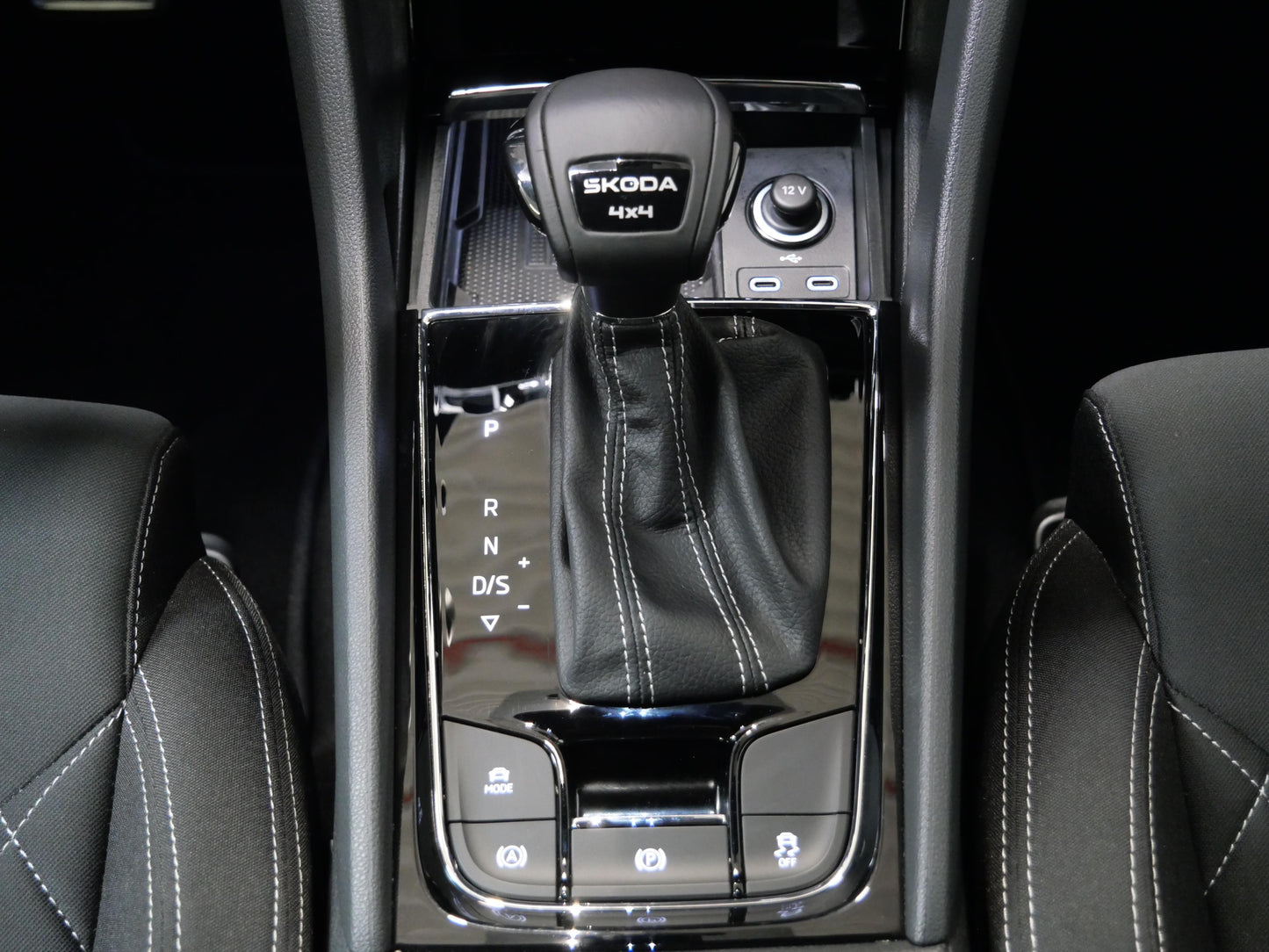 Škoda Karoq 2.0 TSI 140 kW Sportline