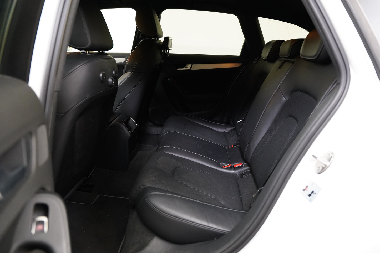 Audi A4 2.0 TDI 110 kW S line plus