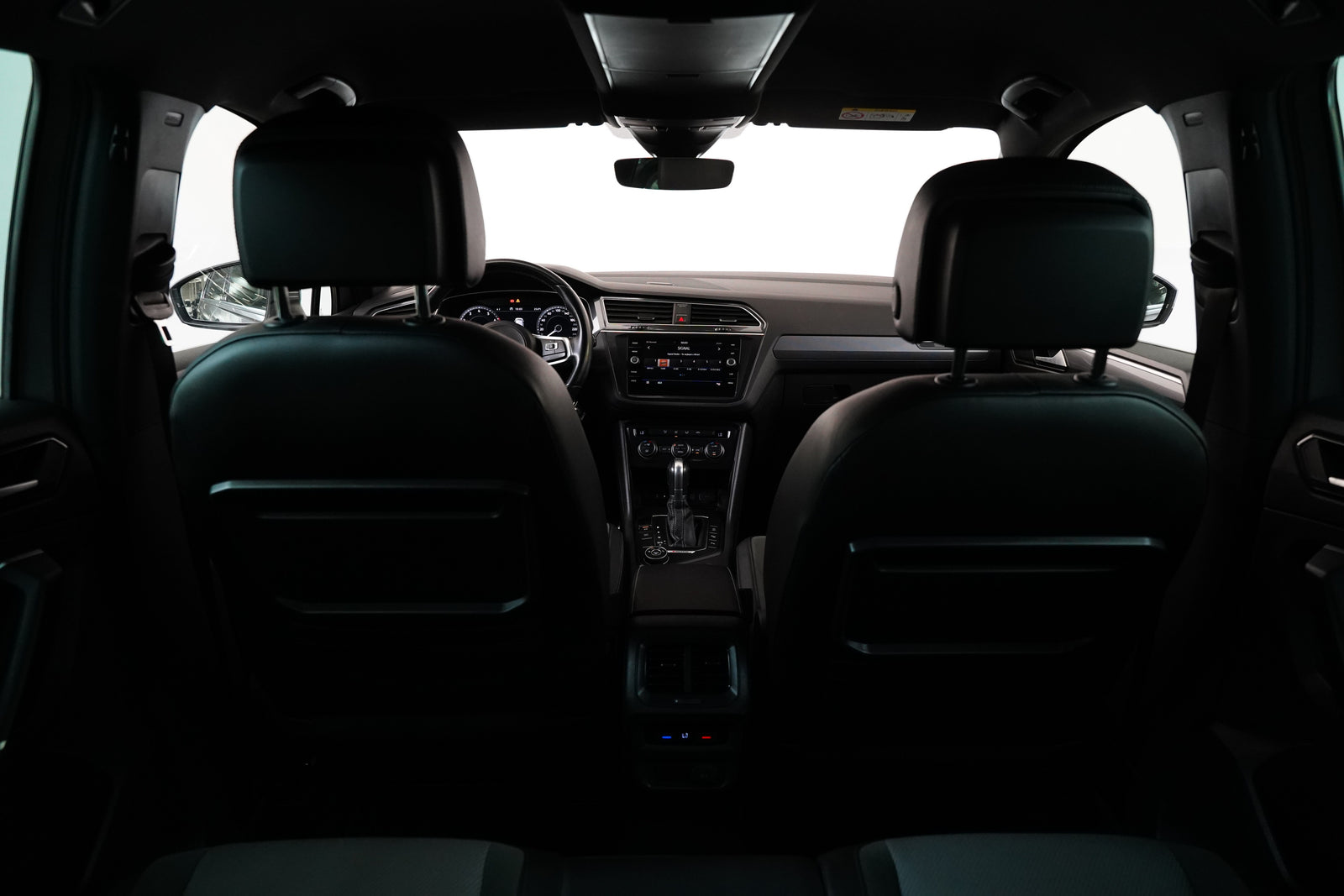 Volkswagen Tiguan 2.0 TSI 132 kW – foto 23