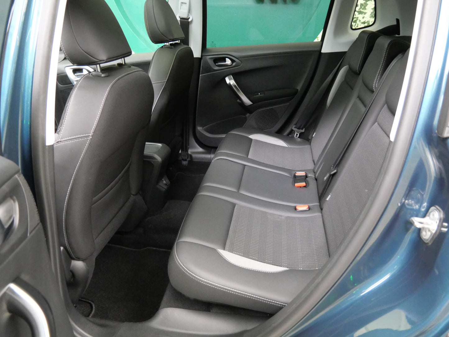 Peugeot 2008 1.2 PureTech 81 kW Allure