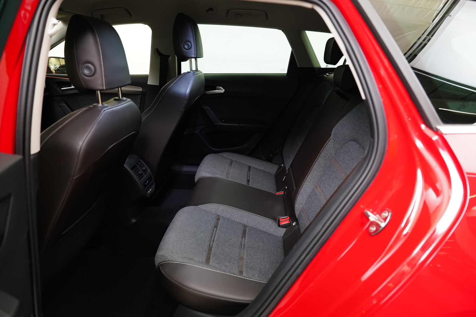 Seat Leon 2.0 TDI 110 kW DSG Xcellence – foto 23