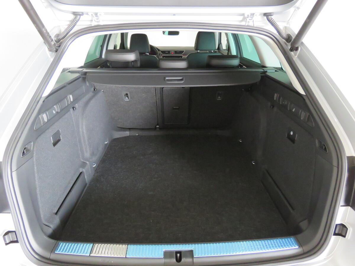 Škoda Superb 2.0 TDI 147 kW Scout