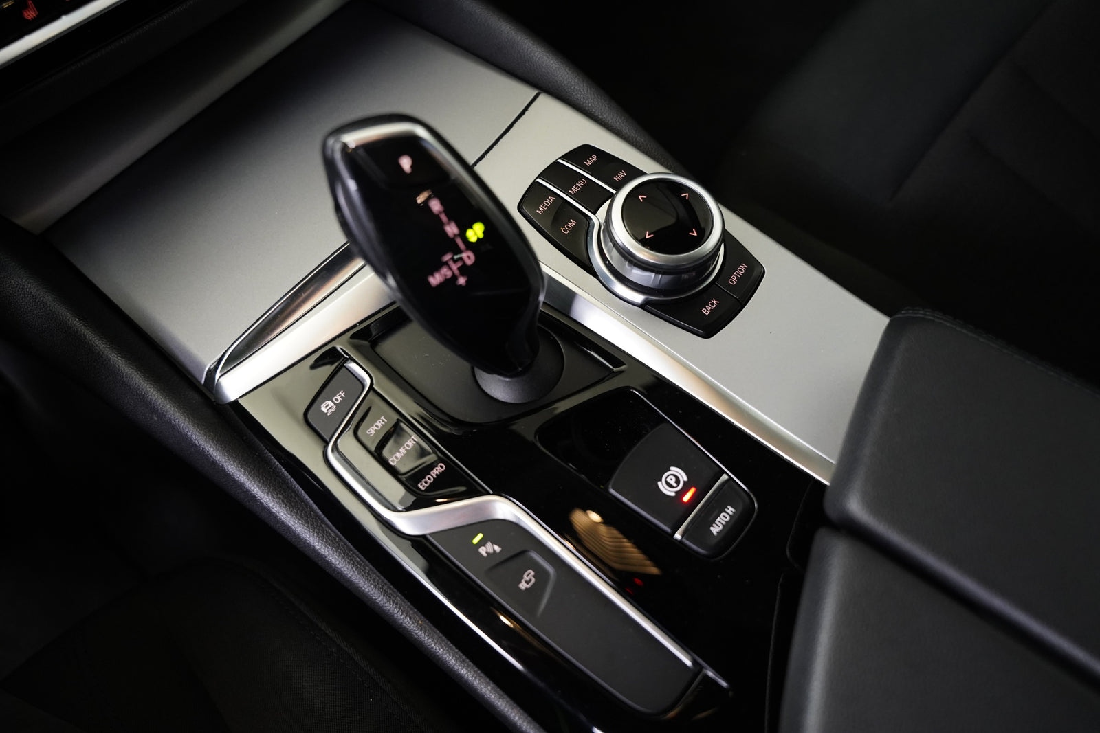 BMW 5 Series 520d xDrive 140 kW – foto 23
