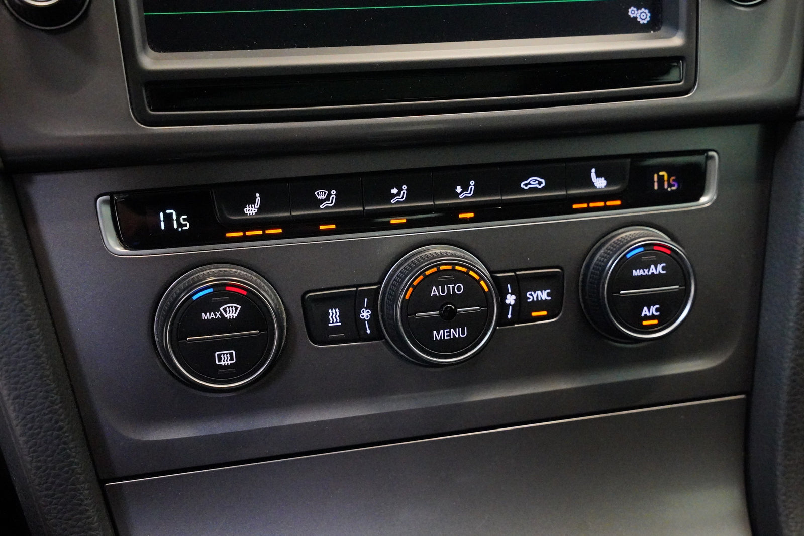 Volkswagen Golf 2.0 TDI 110 kW Lounge – foto 23