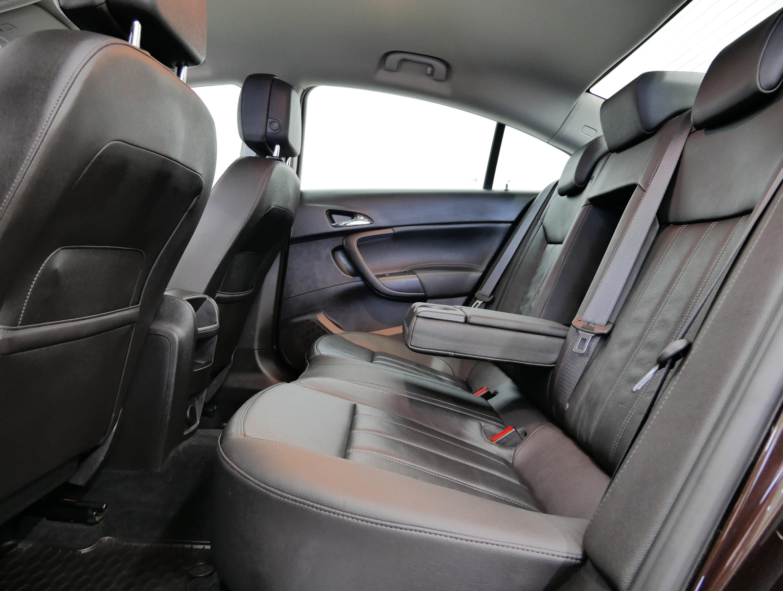 Opel Insignia 1.6 CDTi 88 kW – foto 23