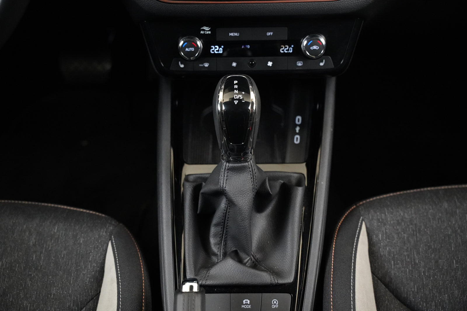 Škoda Kamiq 1.0 TSI 85kW DSG Top Selection – foto 23
