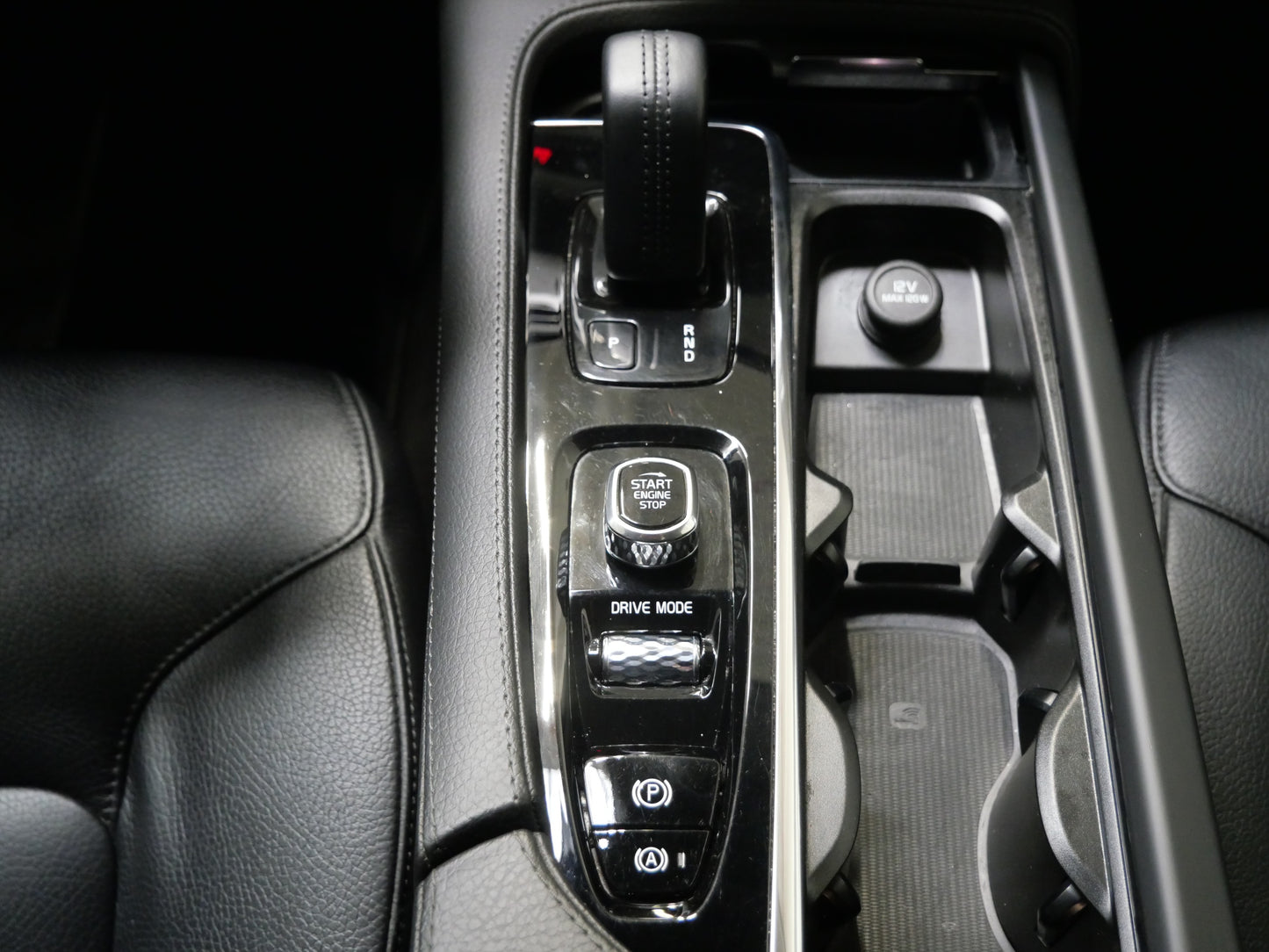 Volvo XC90 2.0 B5 173 kW Momentum Pro