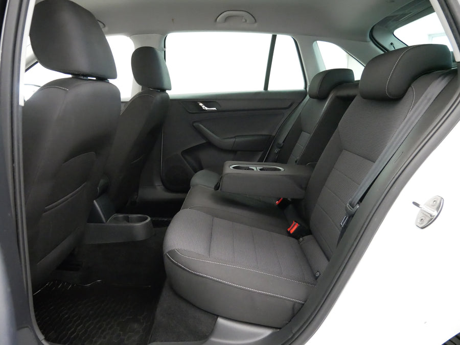 Škoda Rapid 1.4 TSI 90 kW Elegance DSG – foto 24