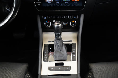 Škoda Superb 2.0 TDI 140 kW 4x4 L&K – foto 24