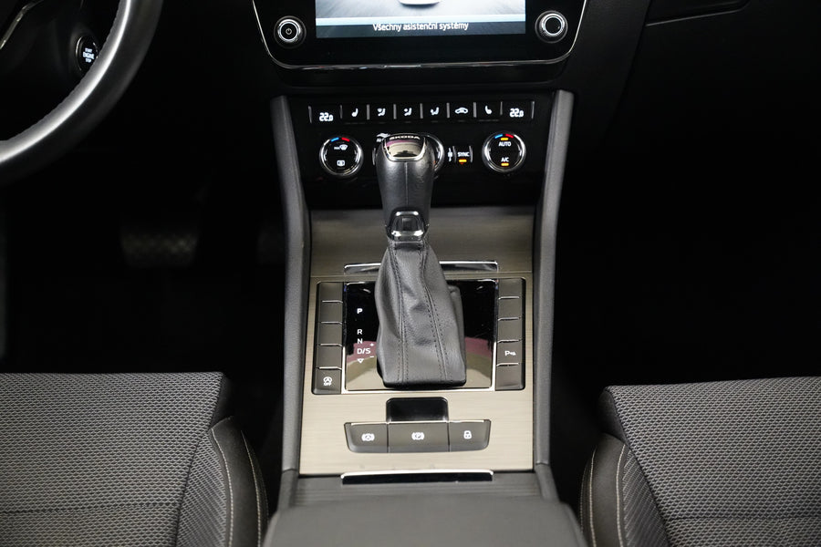 Škoda Superb 2.0 TDI 110 kW Style – foto 24