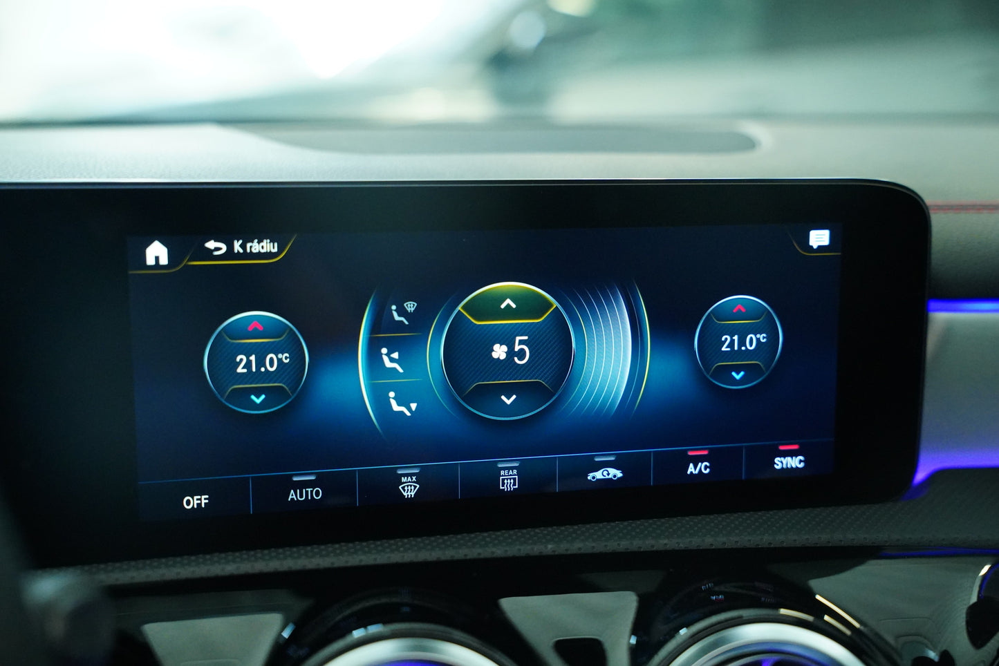 Mercedes-Benz CLA 200d AMG-LINE 110 kw