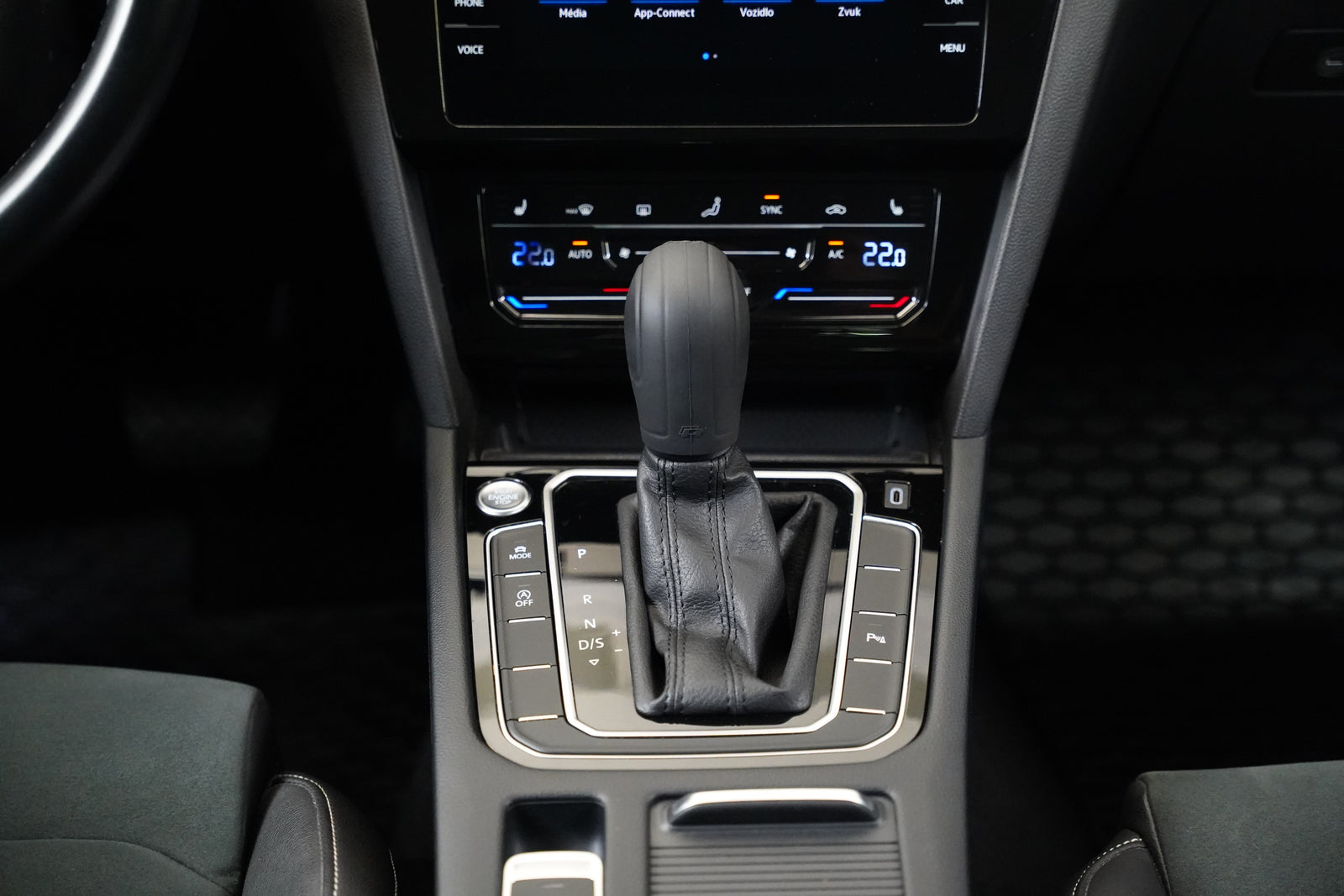 Volkswagen Passat 2.0 TDI 147 kW Elegance – foto 24