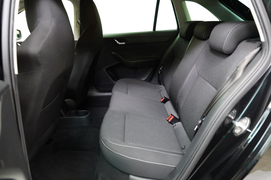 Škoda Rapid 1.6 TDI 77 kW Elegance – foto 24