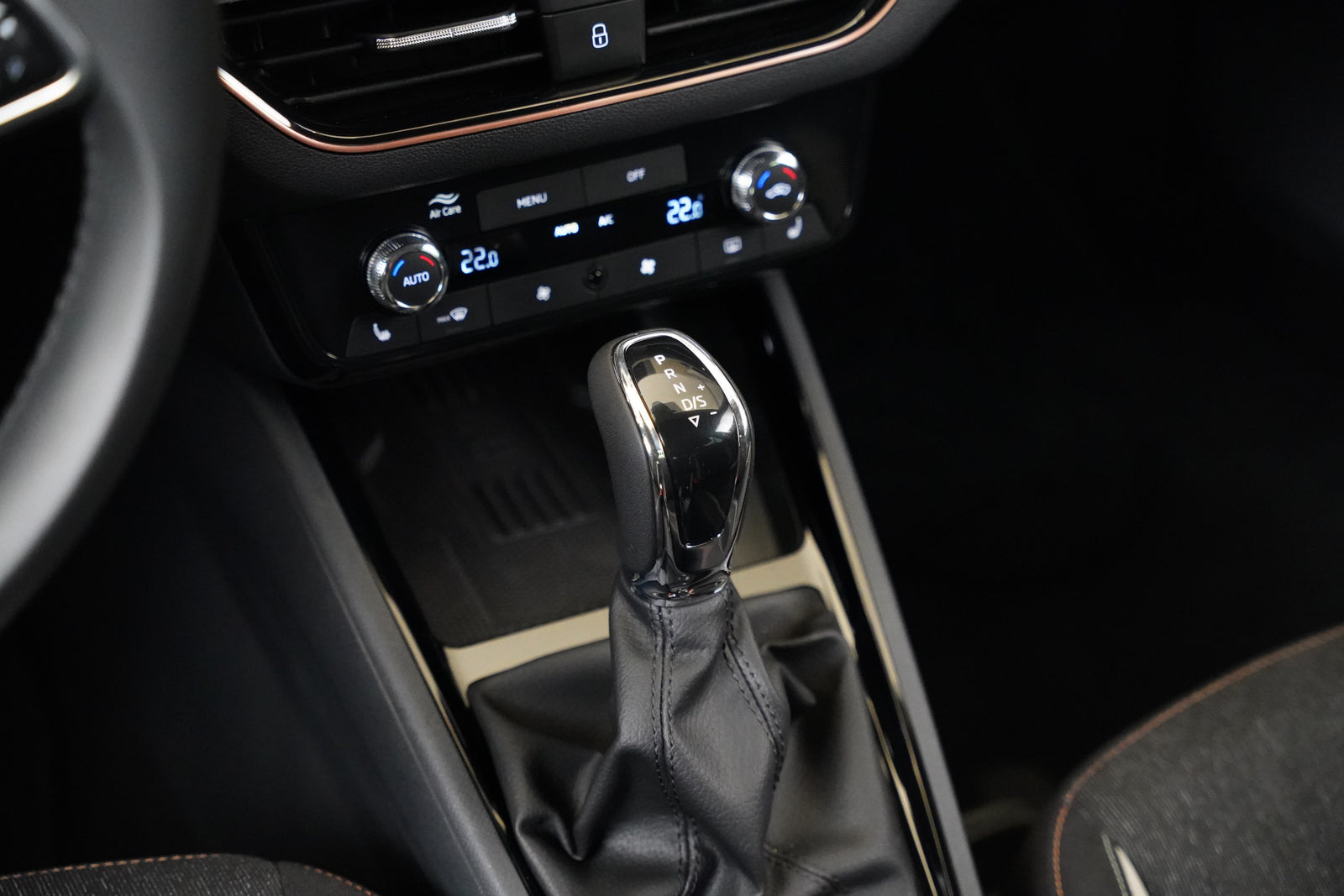 Škoda Kamiq 1.0 TSI 85kW DSG Top Selection – foto 24