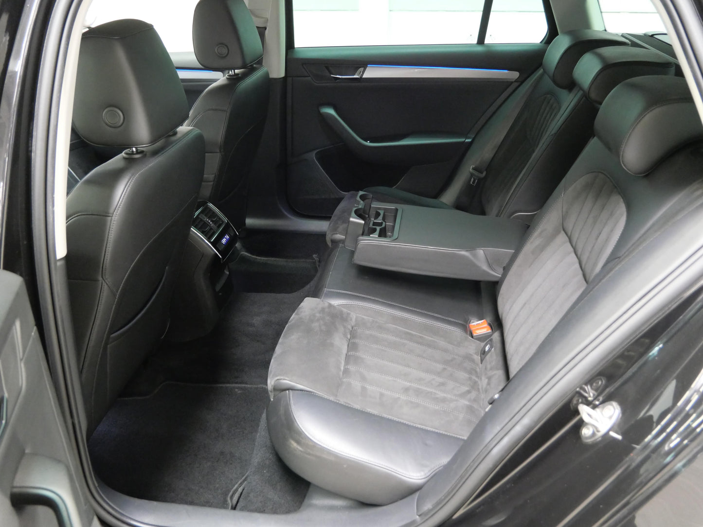 Škoda Superb 2.0 TDI 140 kW Style
