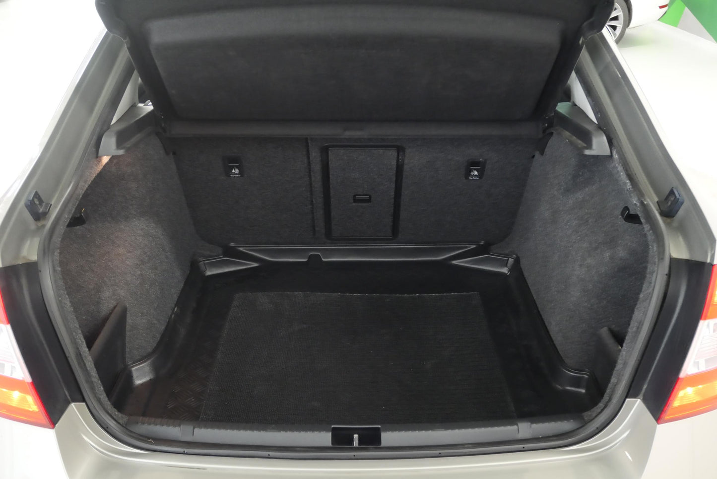 Škoda Rapid 1.6 TDI 77 kW Elegance Extra+