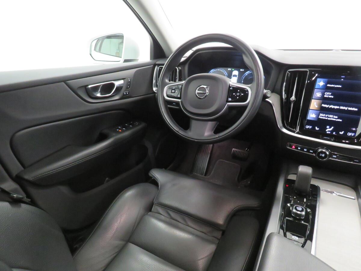 Volvo V60 2,0 145kW B4 AWD diesel Pro AU