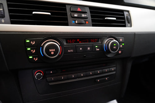 BMW Řada 3 320i 125 kW Steptronic Touring – foto 24