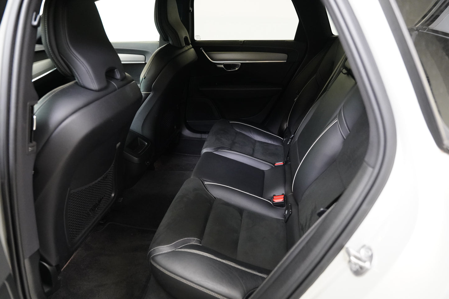 Volvo V90 2.0 B4 145 kW R-Design