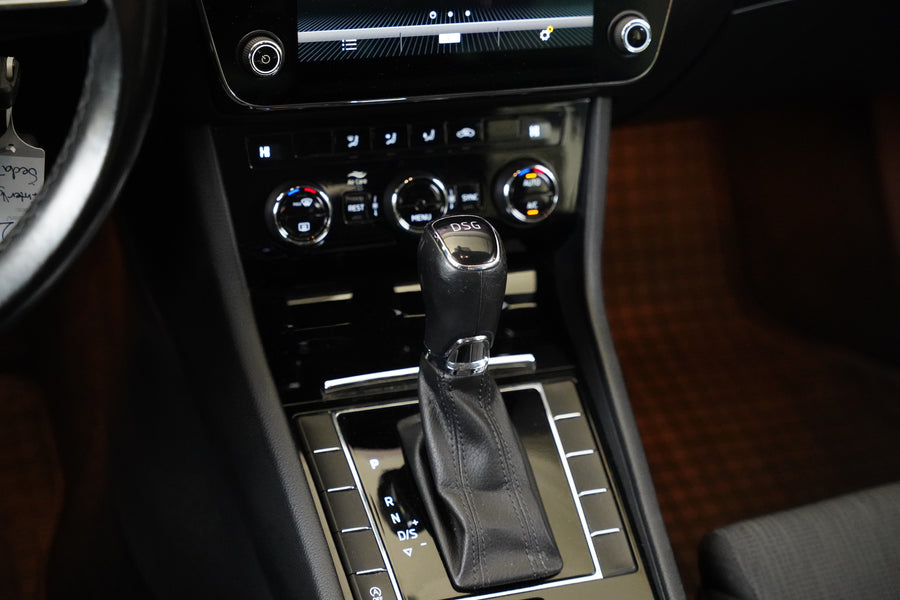 Škoda Superb 2.0 TDI 110 kW – foto 24